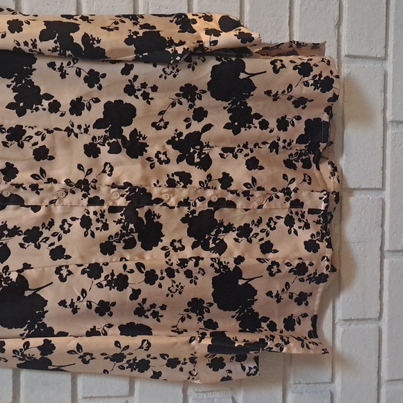 Worthington Stretch Tan/Black Satiny Soft Button-Up Tunic. Size Medium NWOT - Picture 3 of 10